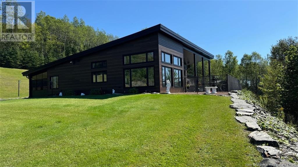 83 Maxime Rd, Saint-jacques, NB E7B 2C4