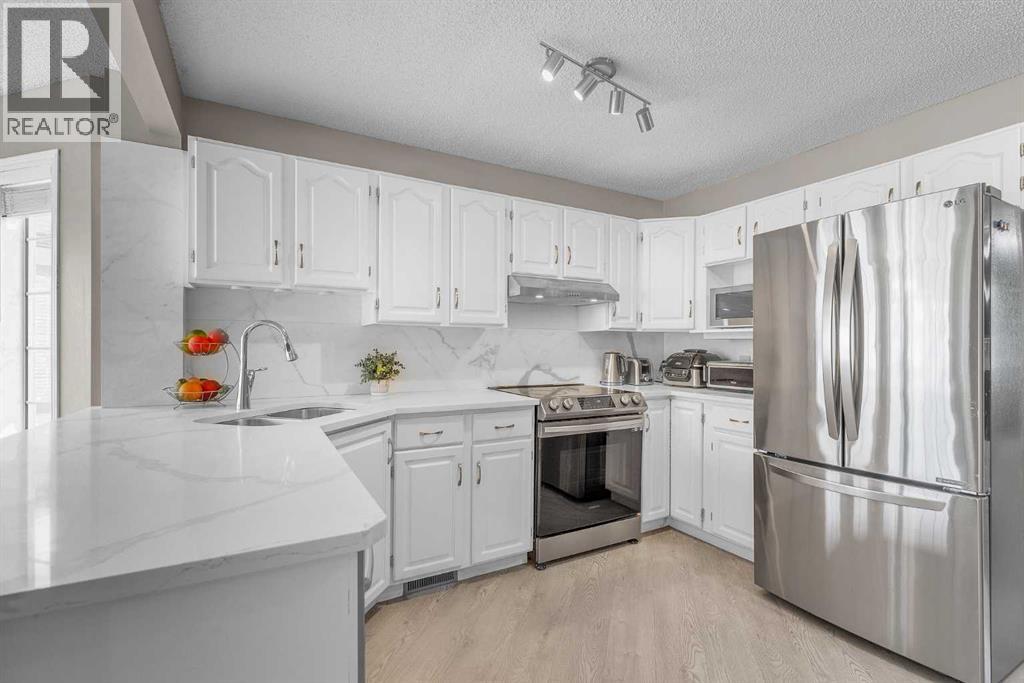 311 Citadel Ter NW, Calgary, AB T3G 3X3