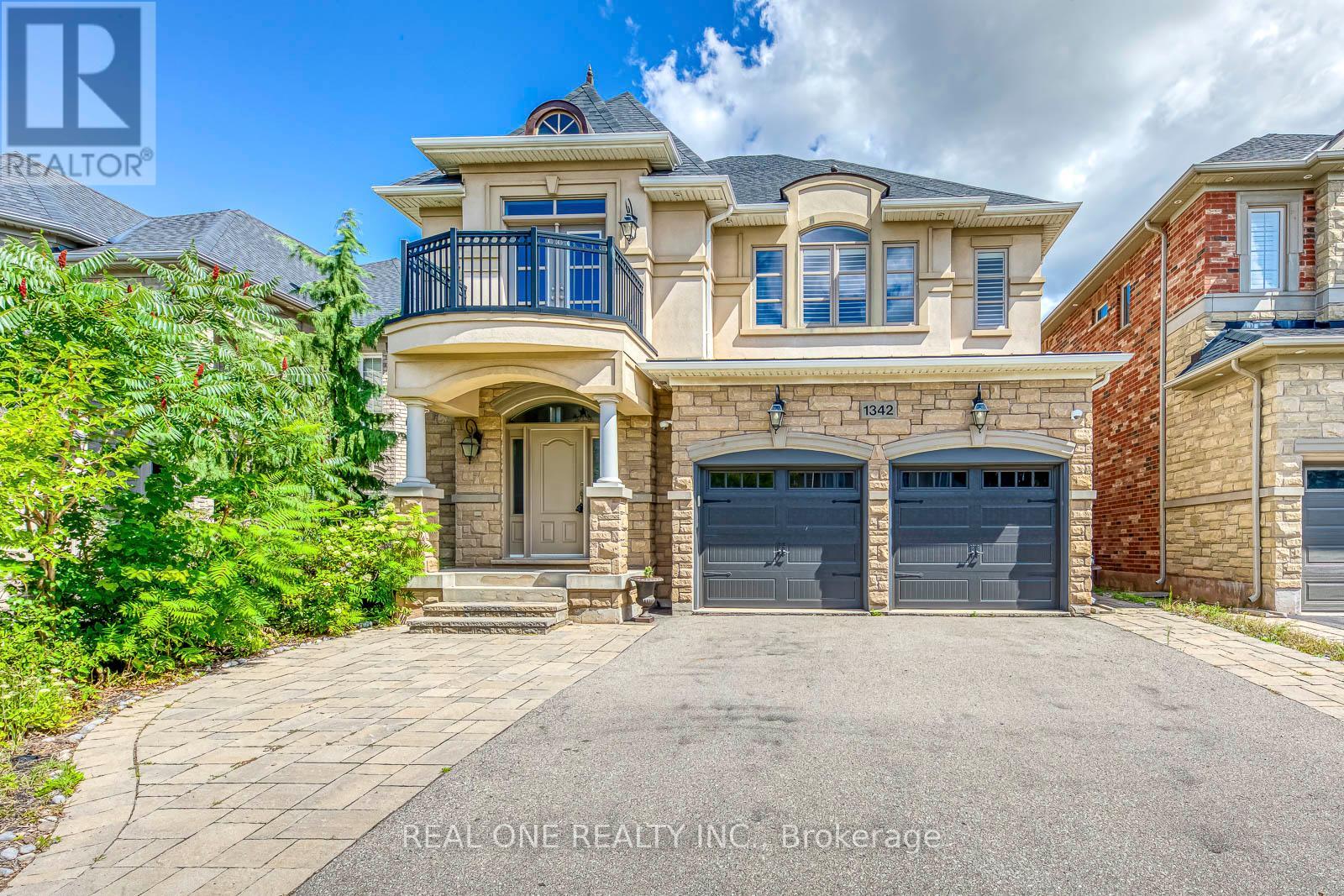 1342 Kestell Blvd, Oakville, ON L6H 0C8