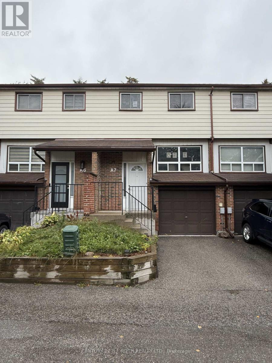 63 Ferris Ln A7 Ln, Barrie, ON L4M 5C4