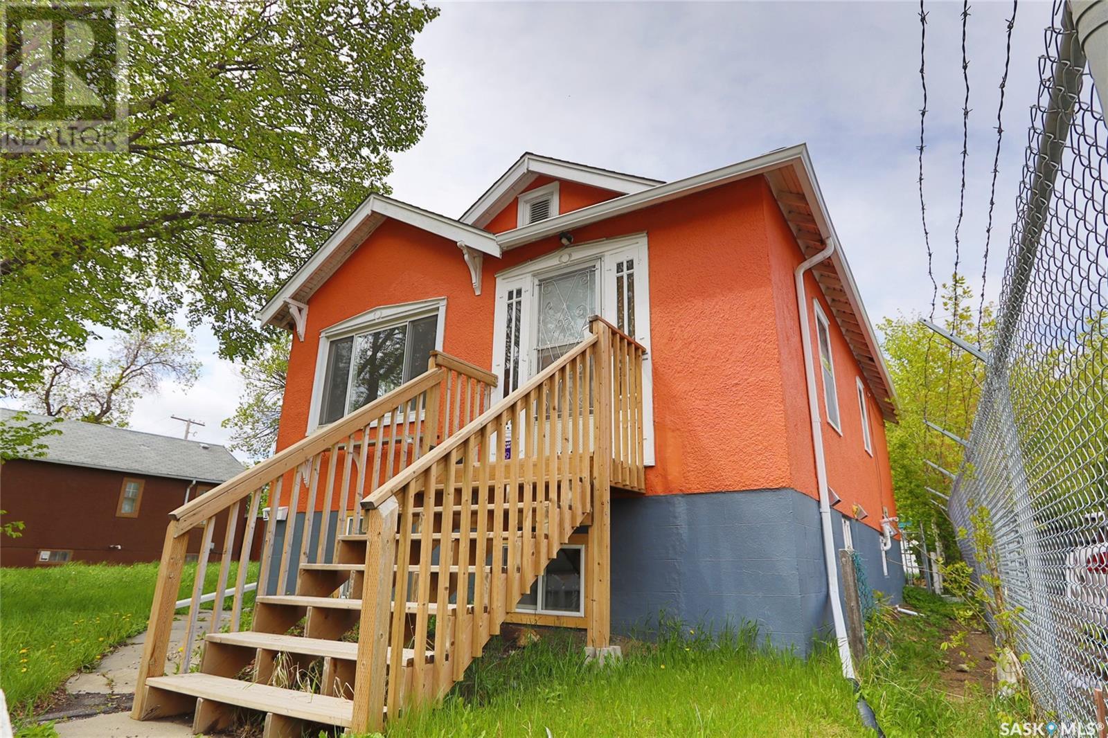 1824 Winnipeg Street, Regina, SK S4P 1G2