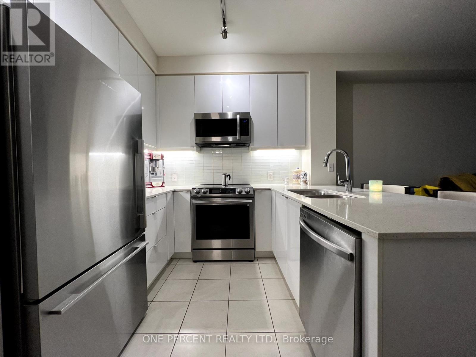 819 50 Thomas Riley Rd, Toronto, ON M9B 0C3