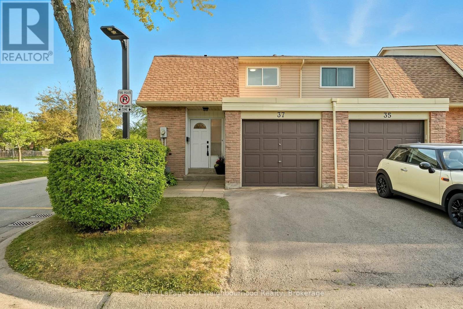 56 37 Robbie Cres, Ajax, ON L1S 3N1