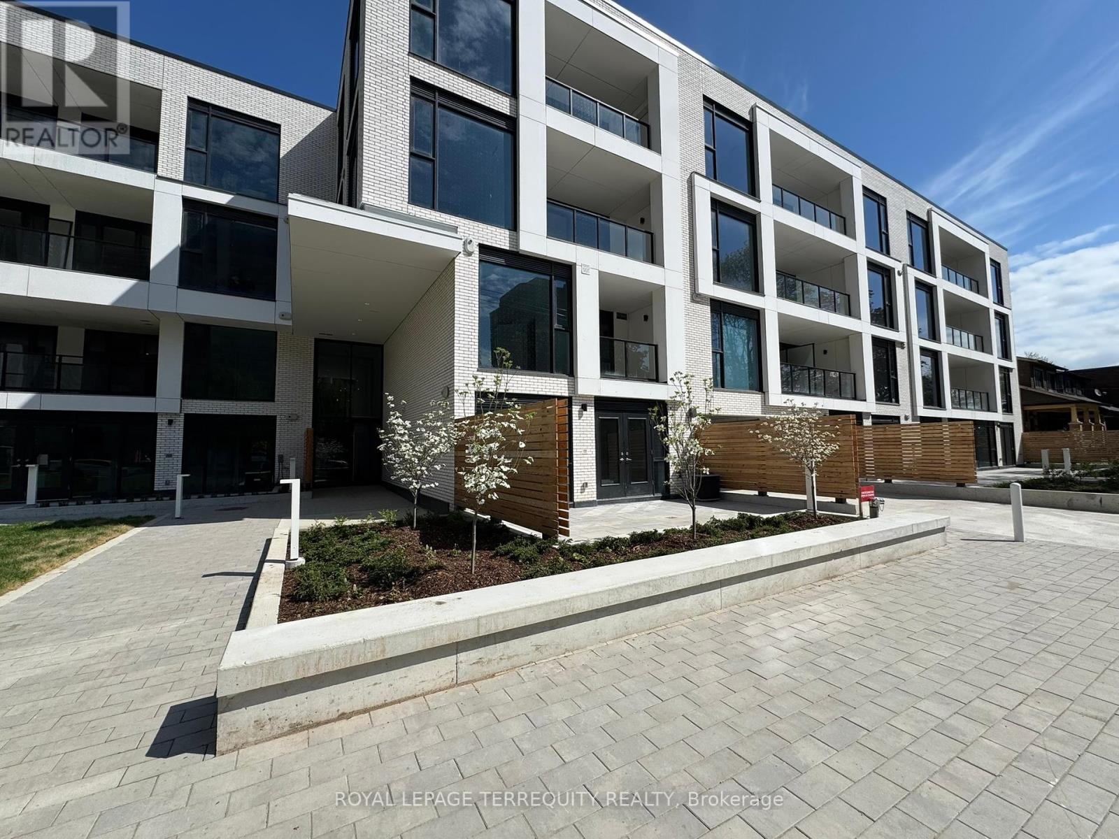 200 Keewatin Ave Ph05 Ave, Toronto, ON M4P 1Z8