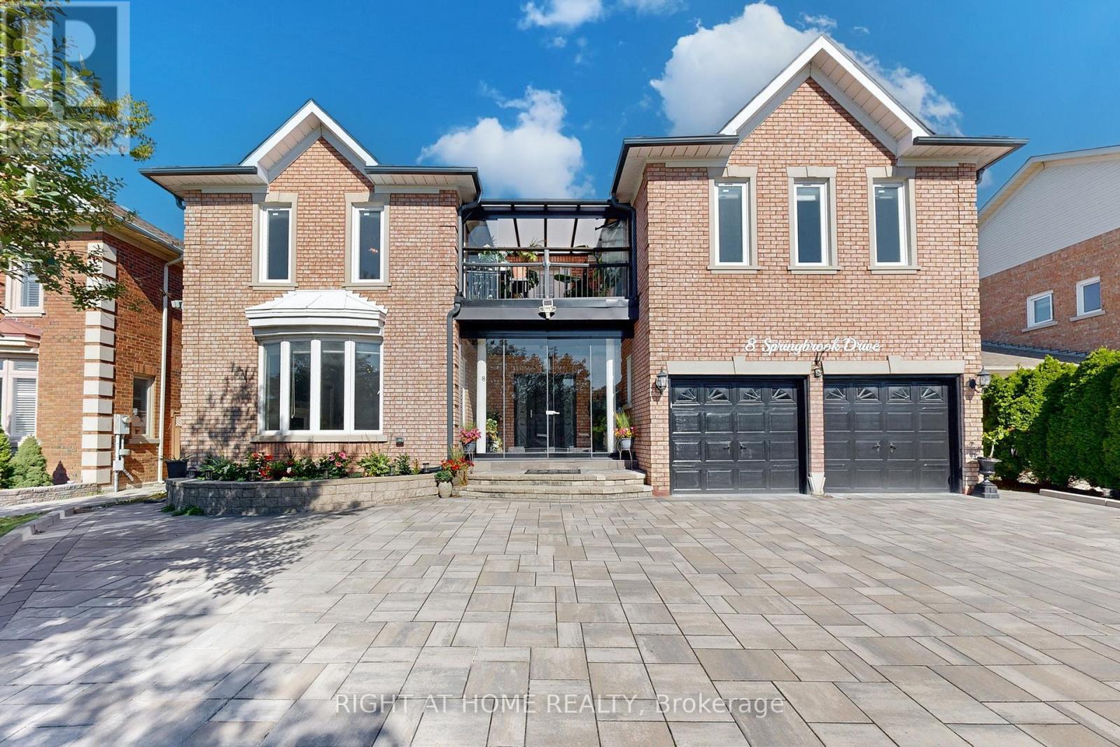 8 Springbrook Dr, Richmond Hill, ON L4B 3R9