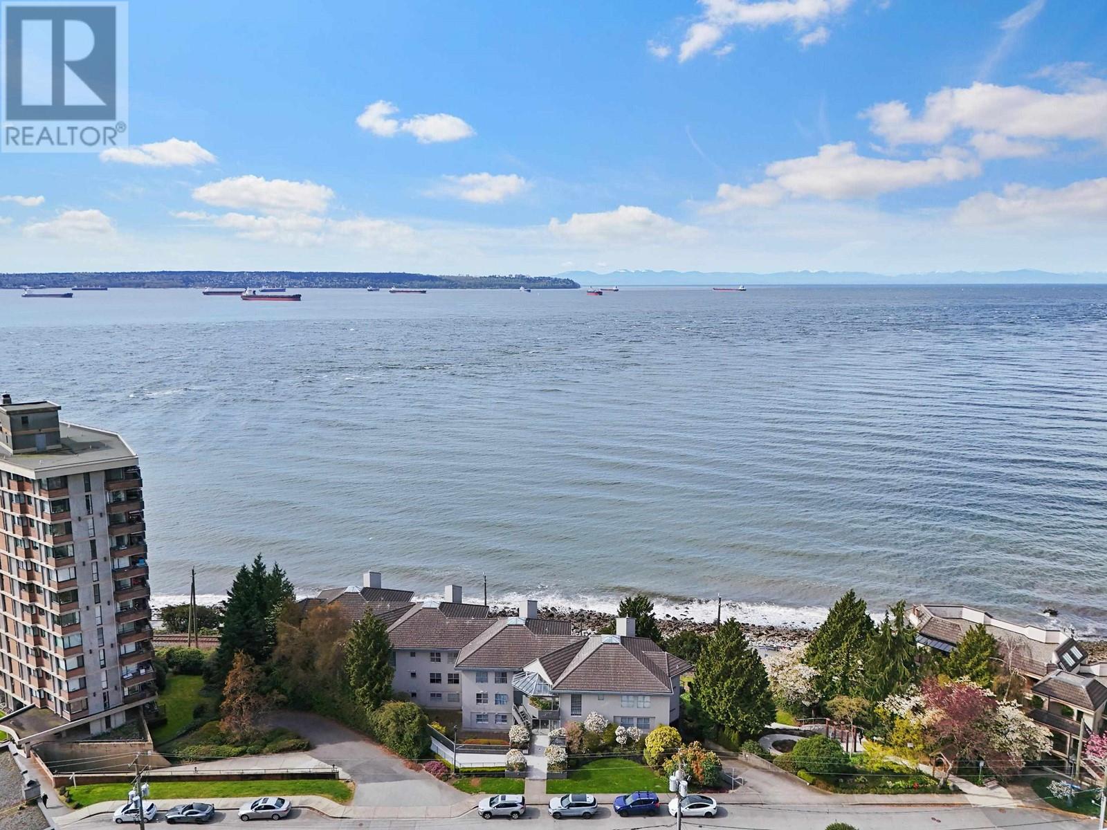 2190 Argyle Avenue Unit 303, West Vancouver, BC V7V 1A4