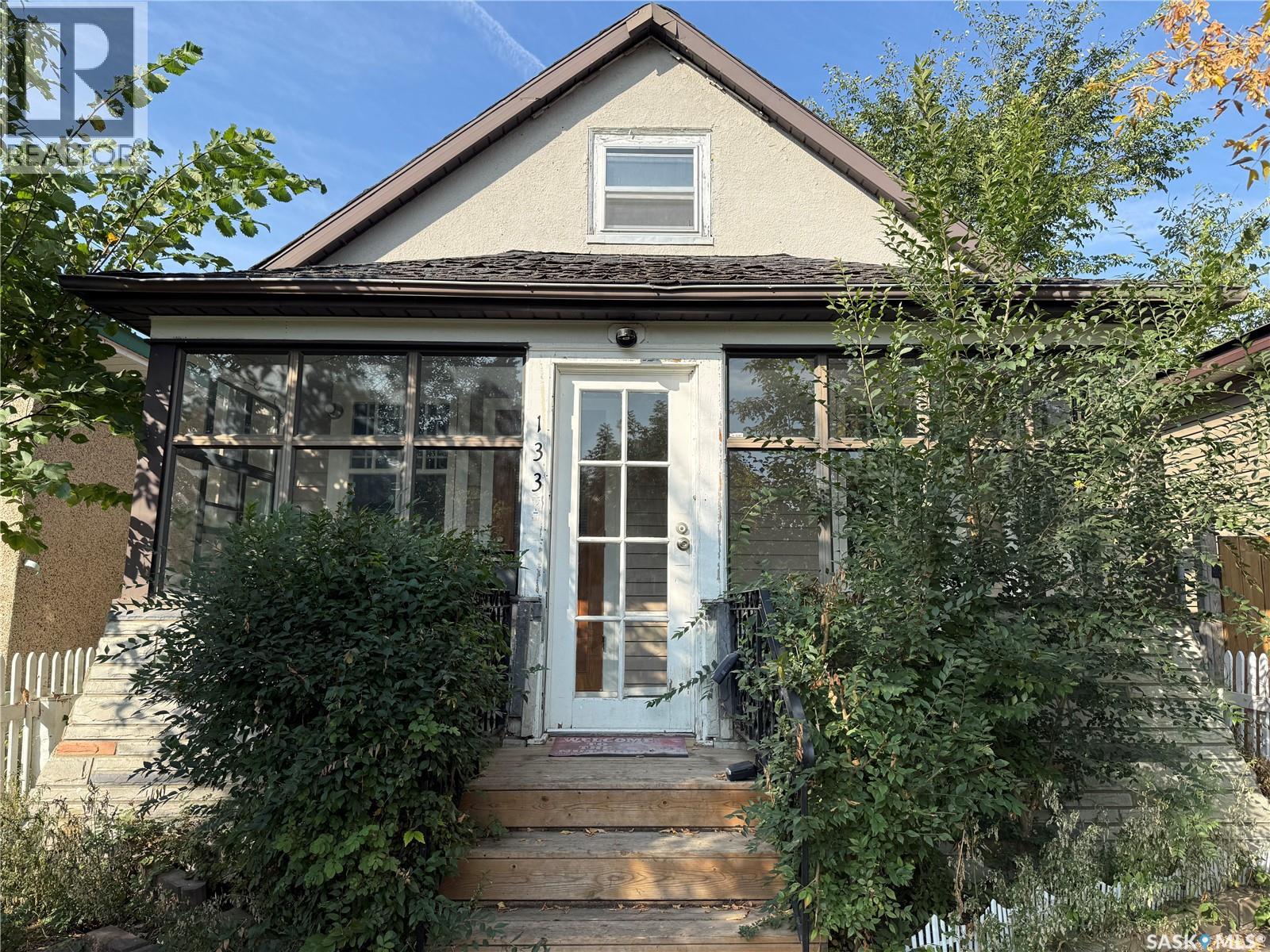 133 M Ave S, Saskatoon, SK S7M 2K1