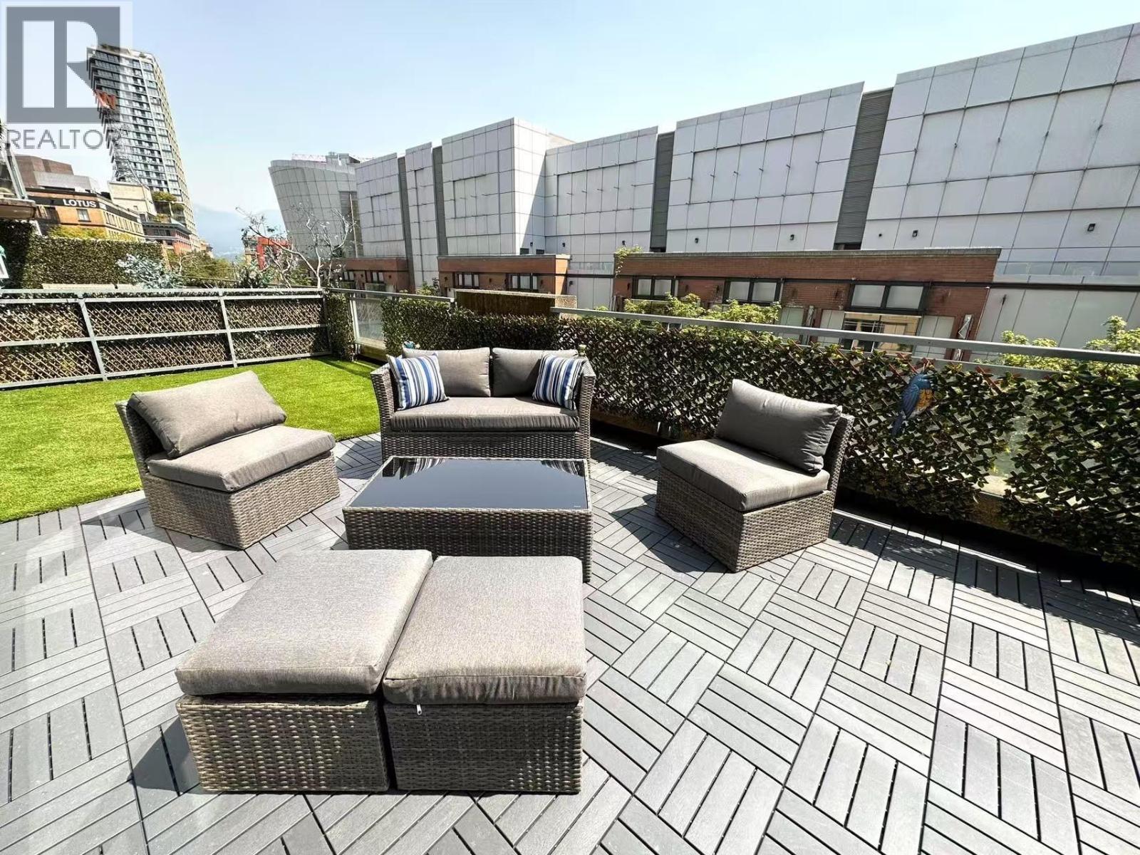 555 Abbott Street Unit 311, Vancouver, BC V6B 6B8