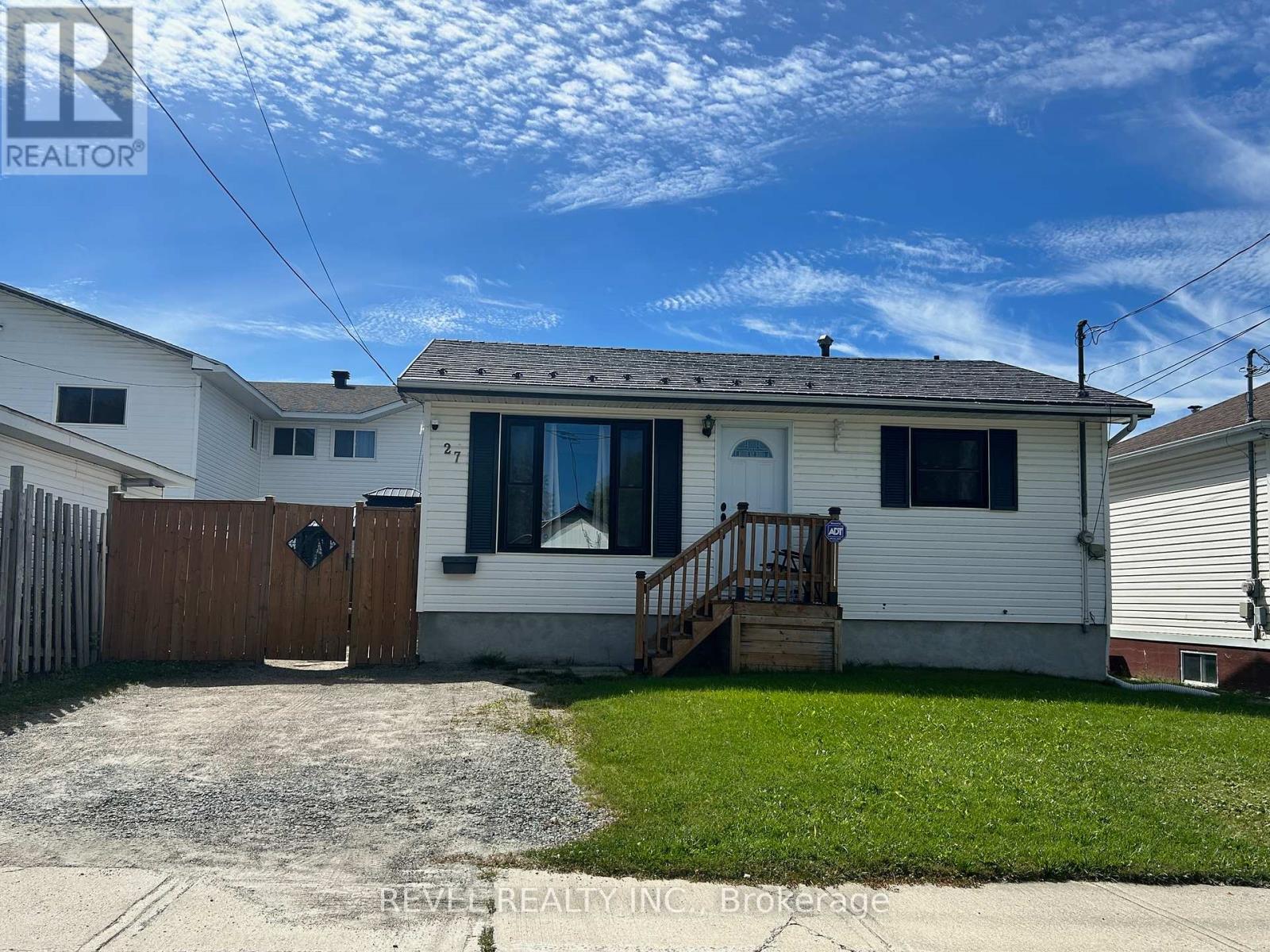 27 Floral Ave, Timmins, ON P4N 4H4