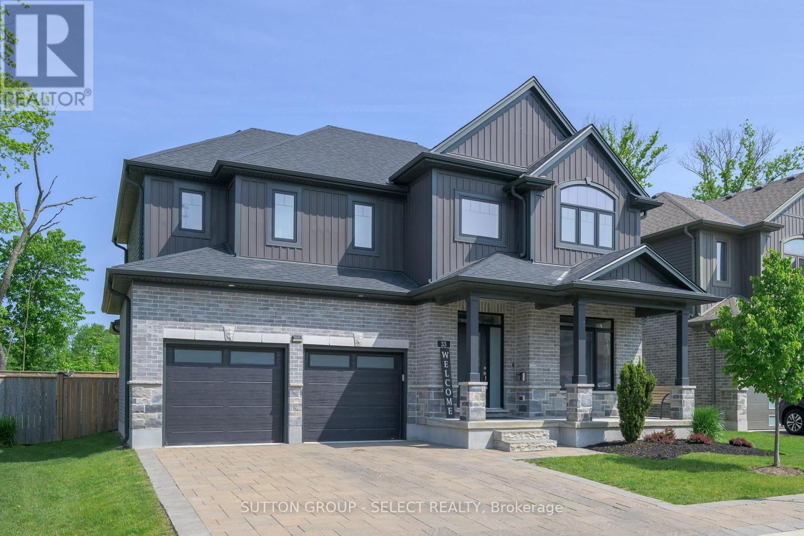 33 1061 Eagletrace Dr, London, ON N6G 0T3