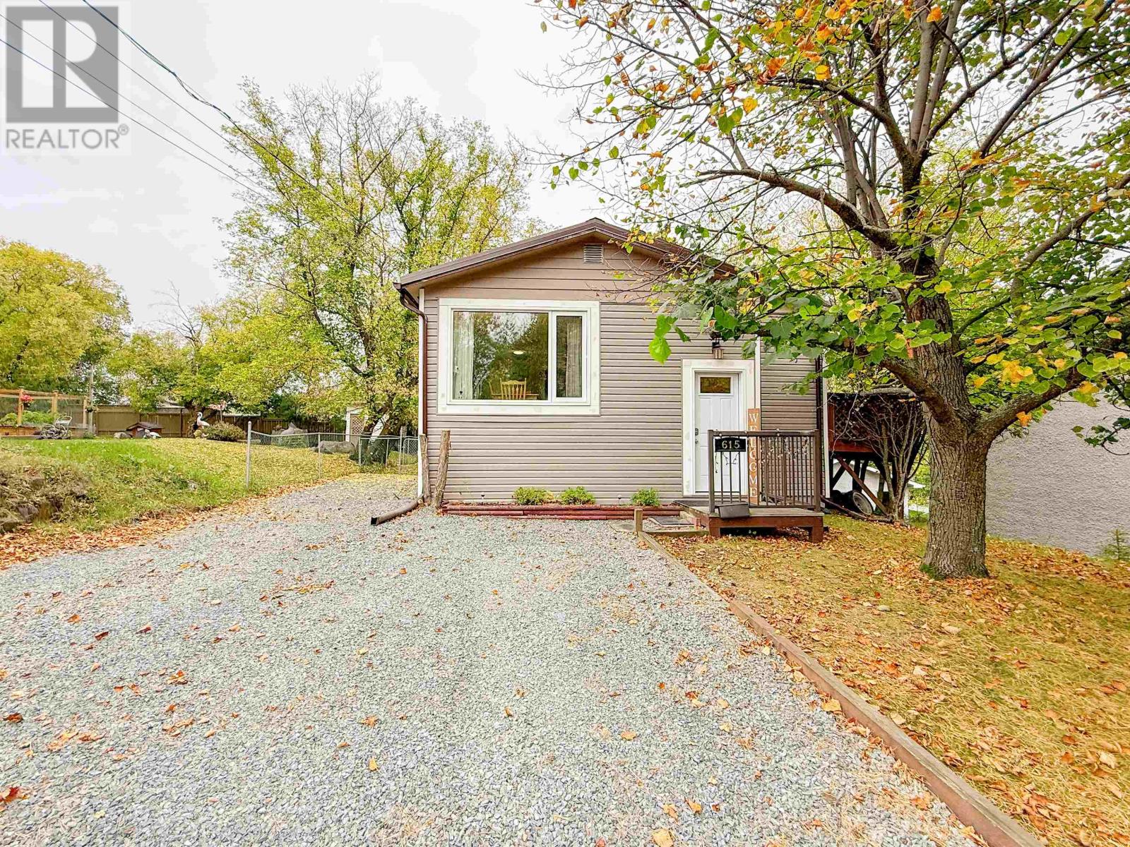 615 Eighteenth Ave N, Kenora, ON P9N 3N7