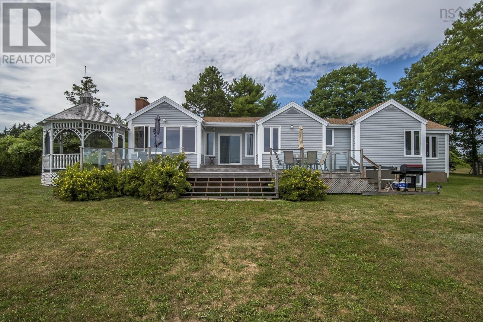 68 Murry Rd, Martins Point, NS B0J 2E0