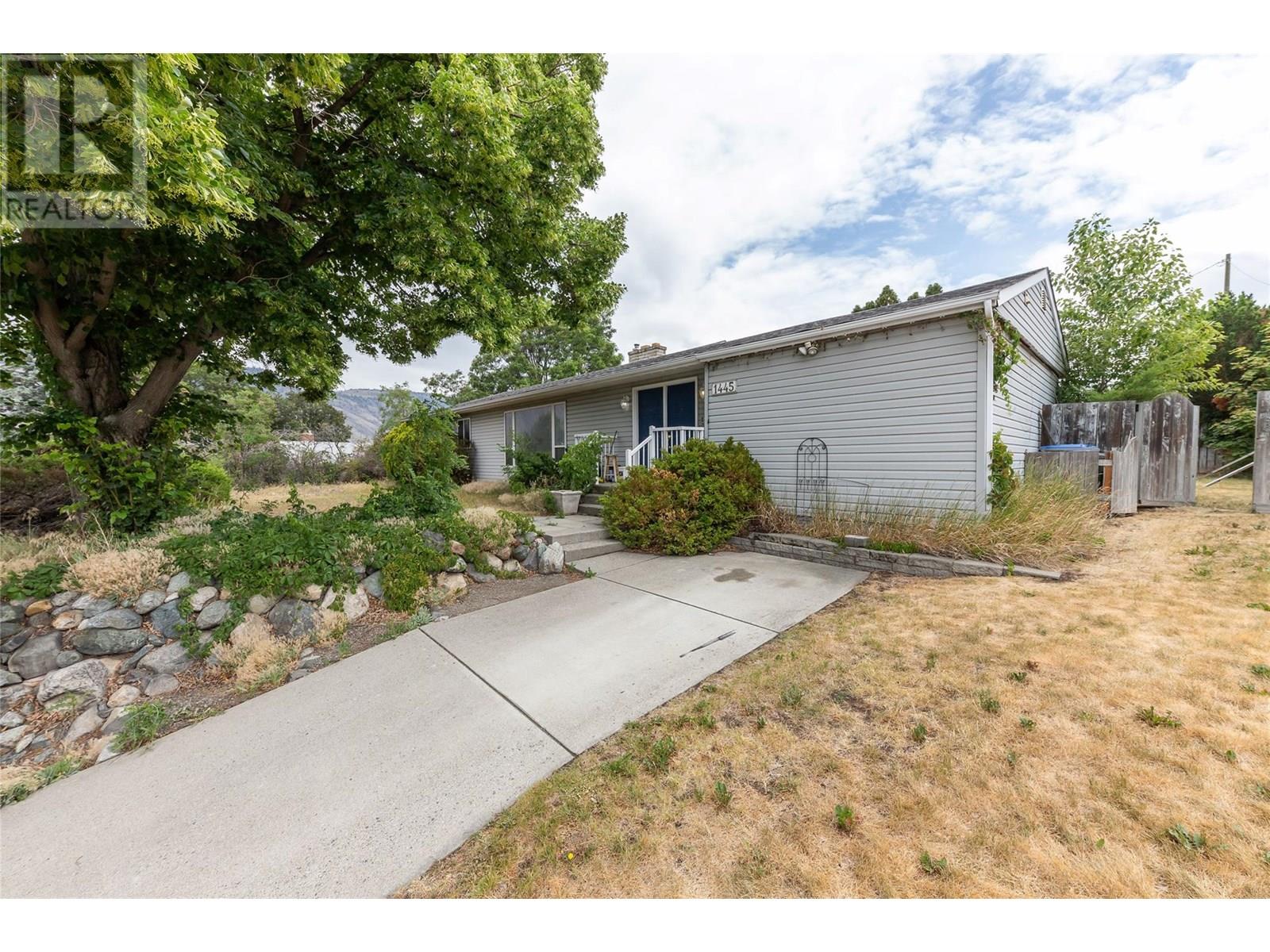 1445 Pine Cres, Kamloops, BC V2C 2Z2