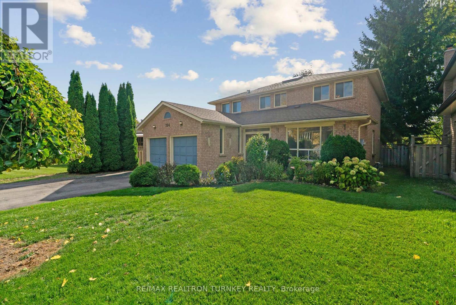 154 Meadowbank Rd, Newmarket Huron Heights-leslie Valley, ON L3Y 4Y2