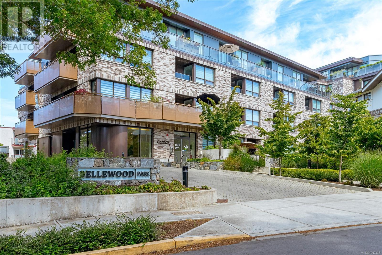 1018 Pentrelew Pl Unit 208 Pl, Victoria, BC V8V 4J4