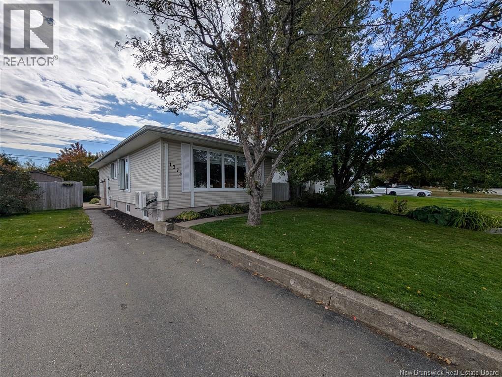 1275 Vantassell, Bathurst, NB E2A 4C7
