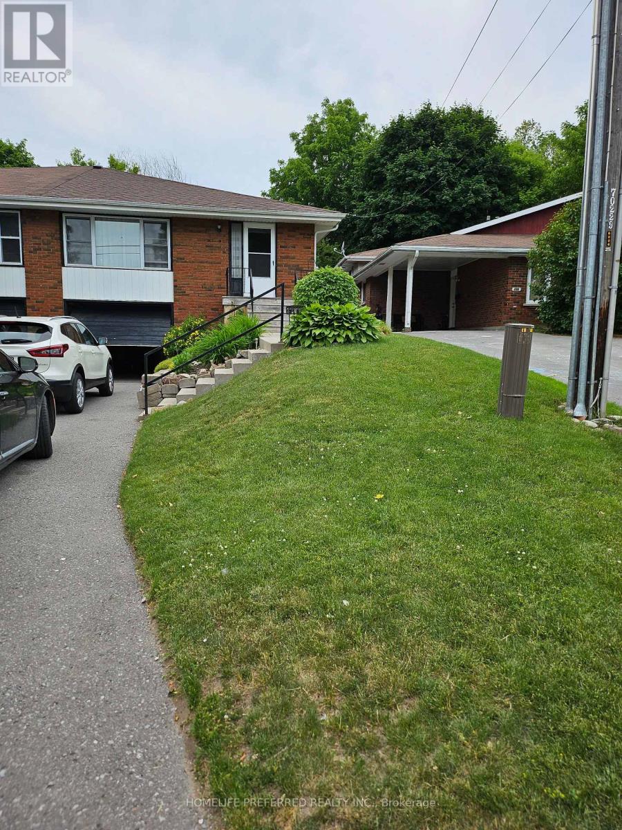 17 B Beechwood Dr Ward 2 Dr, Peterborough, ON K9J 1M2