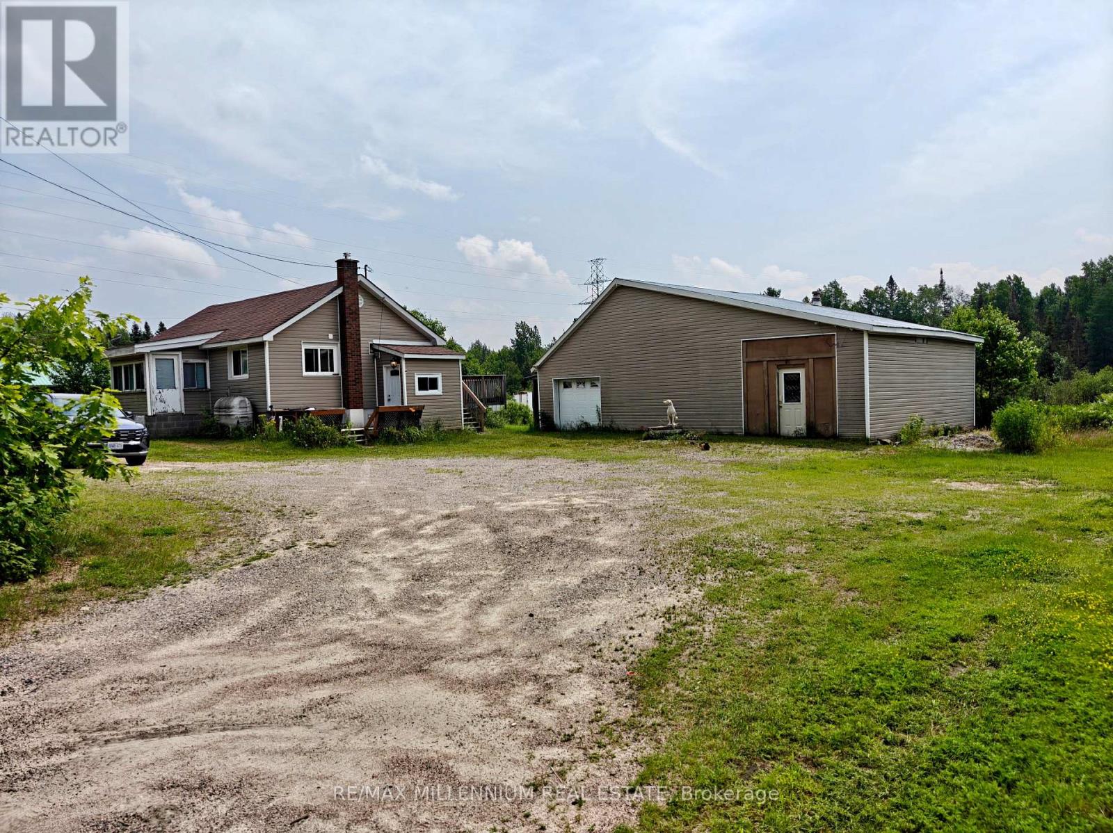 1521 Four Mile Lake Rd, North Bay, ON P1B 8G2