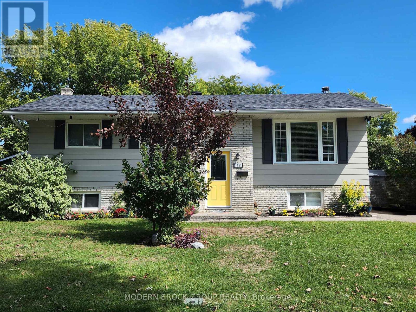1251 Peden Blvd, Brockville, ON K6V 3K5