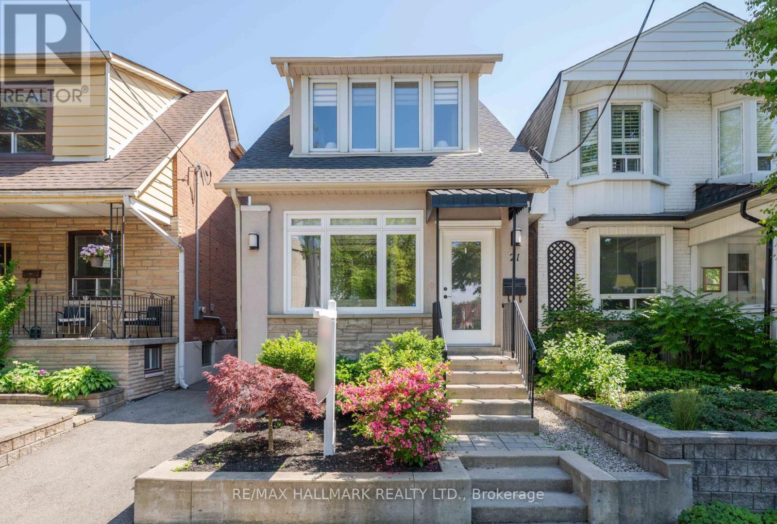 21 Mountjoy Ave, Toronto, ON M4J 1J4