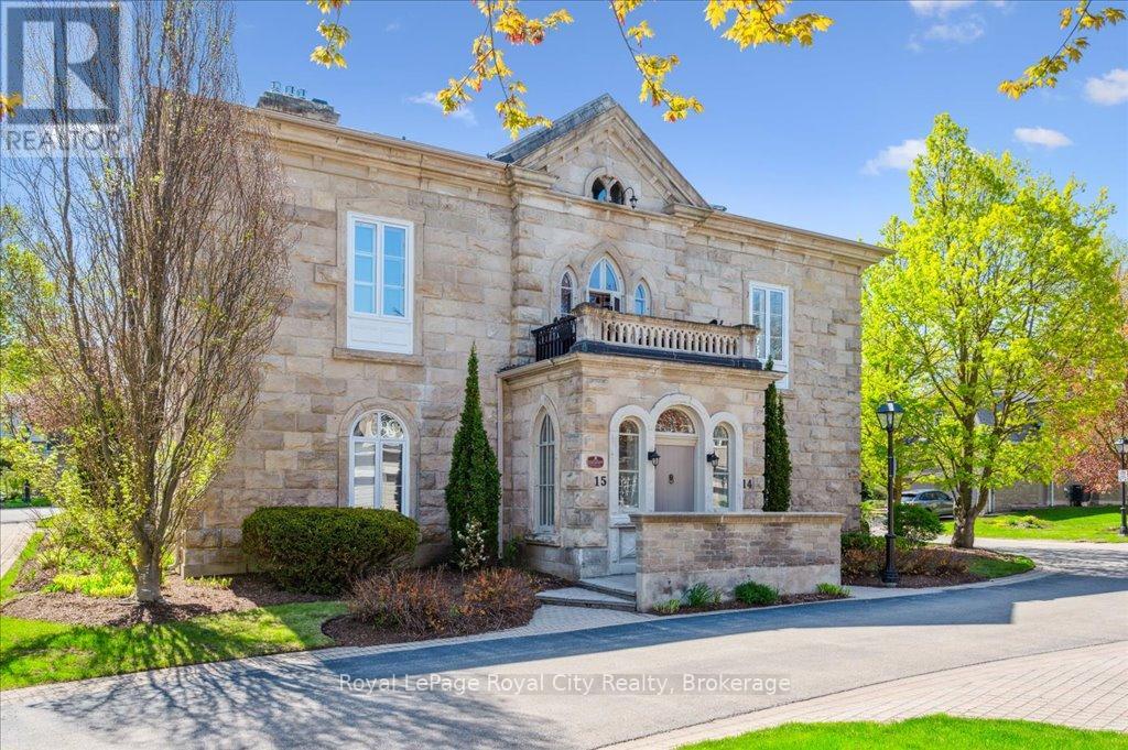 15 25 Manor Park Cres, Guelph, ON N1G 1A2