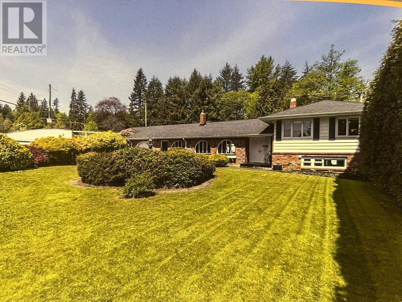 695 Burley Dr, West Vancouver, BC V7T 1Z3
