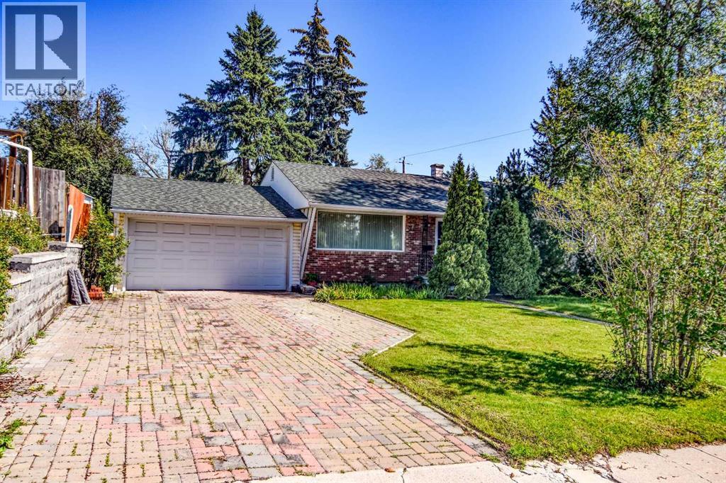 1140 Trafford Dr NW, Calgary, AB T2K 2T8