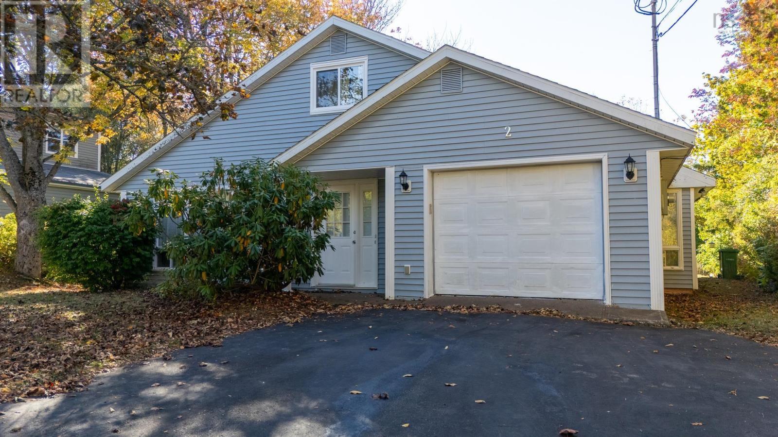 2 Riverview Ave, Wolfville, NS B4P 2B5