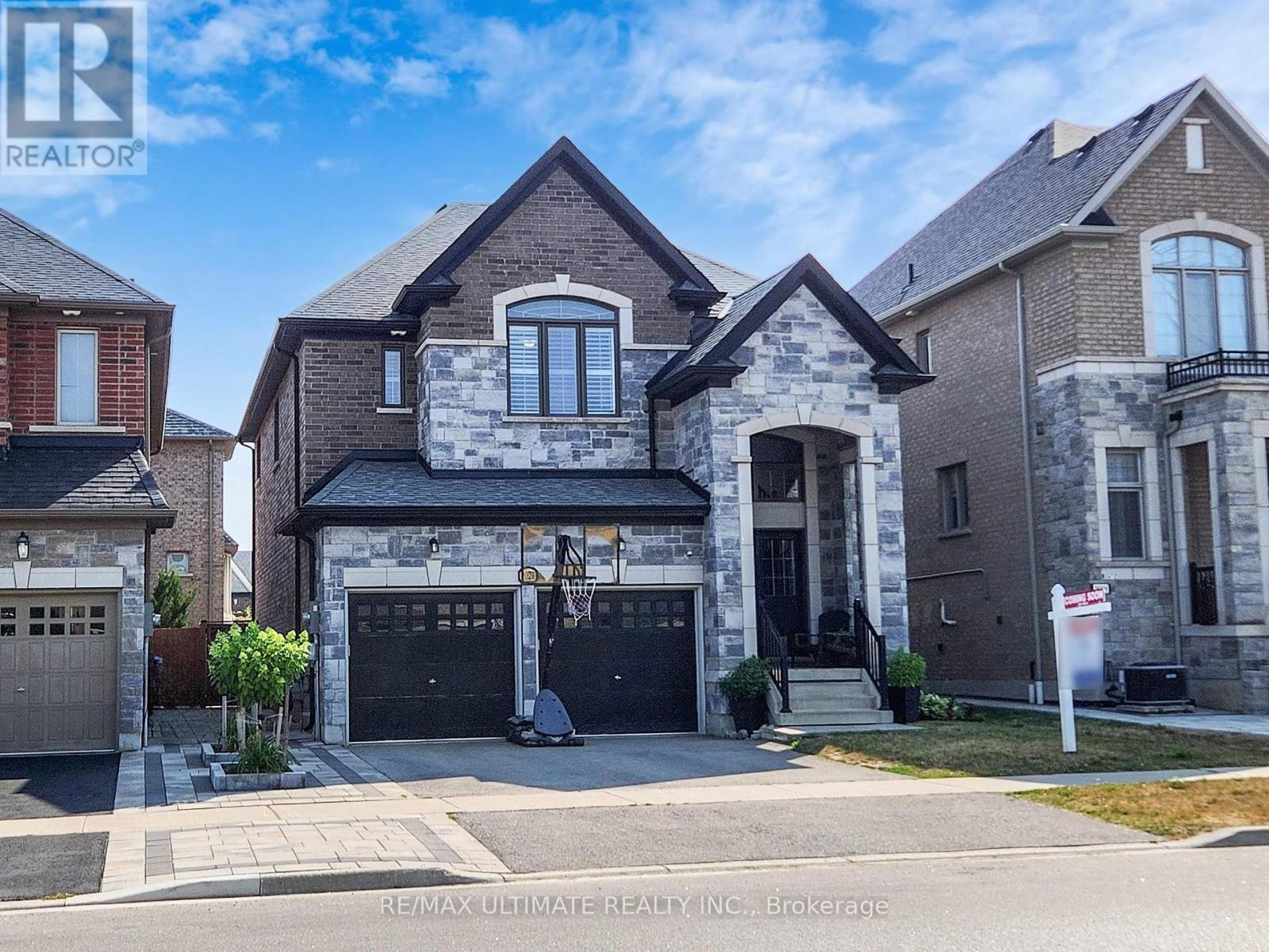 2029 Webster Blvd, Innisfil, ON L9S 0J8