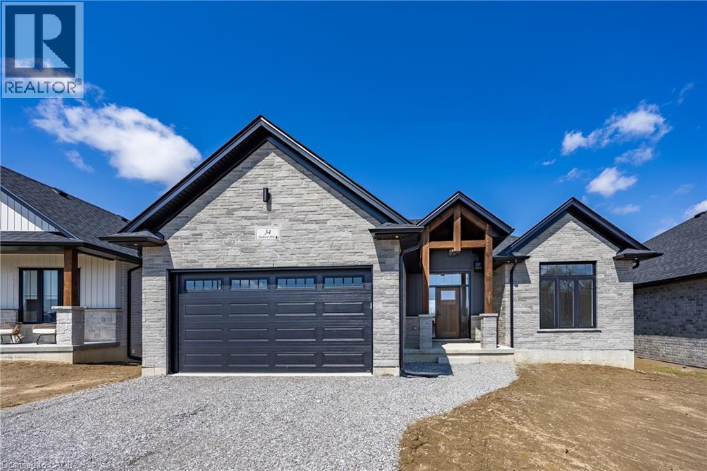 34 Andrew Ave, Simcoe, ON N3Y 4Y8