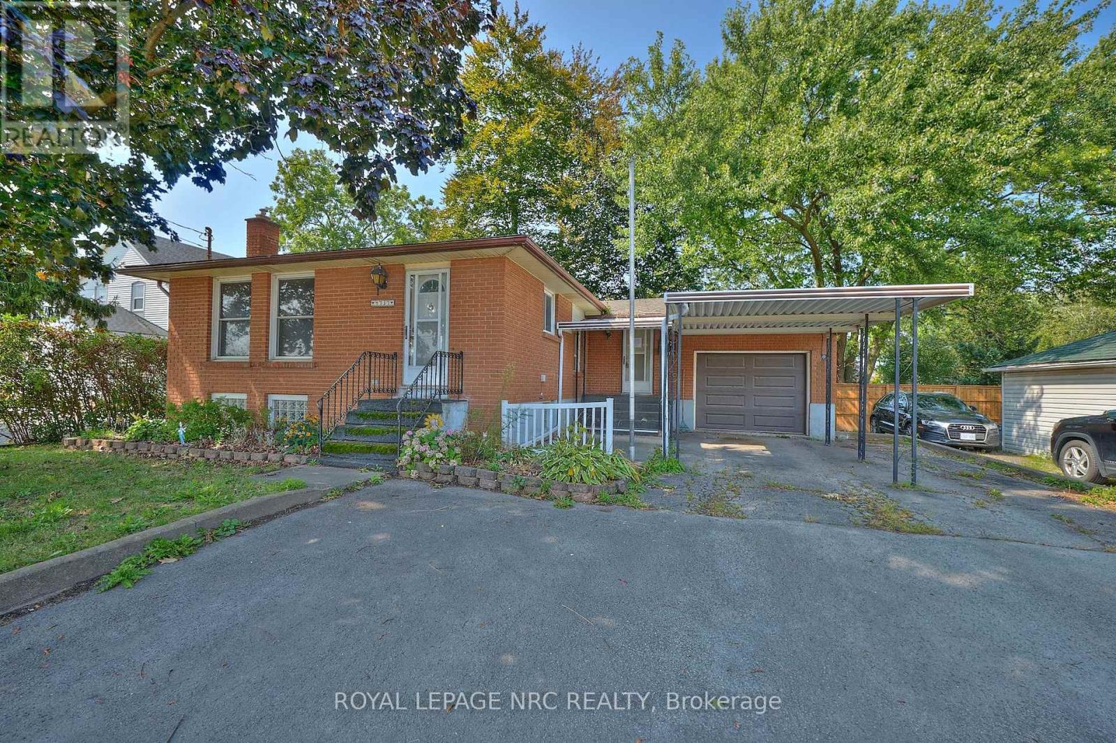 4737 Montrose Rd, Niagara Falls, ON L2H 1K3