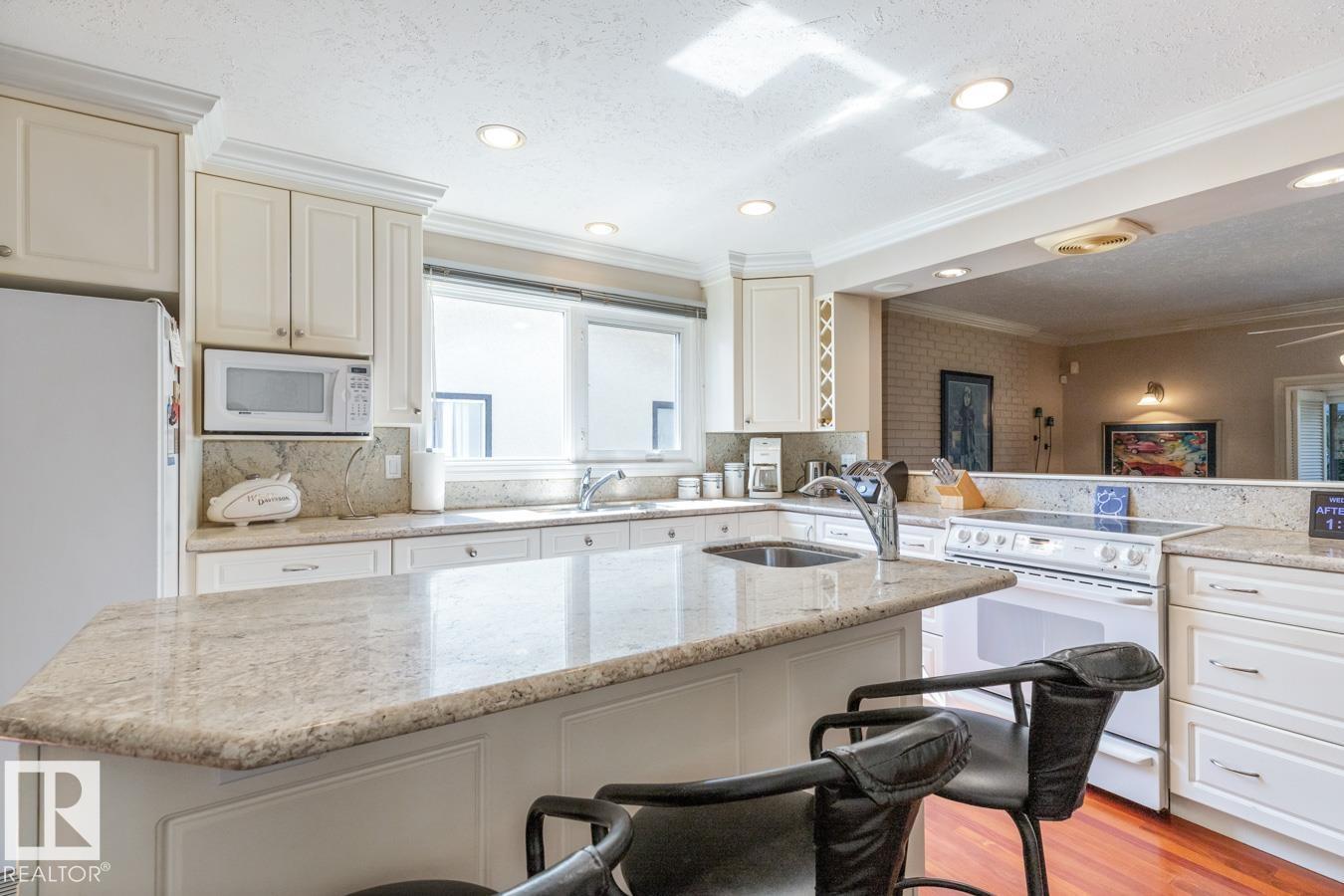 177 St Nw Unit 8420, Edmonton, AB T5T 0P2