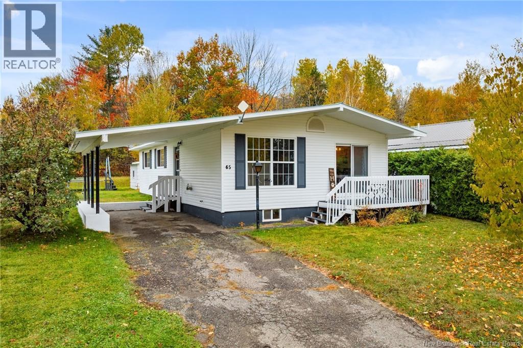 65 Mcnair Dr, Nackawic, NB E6G 1A4