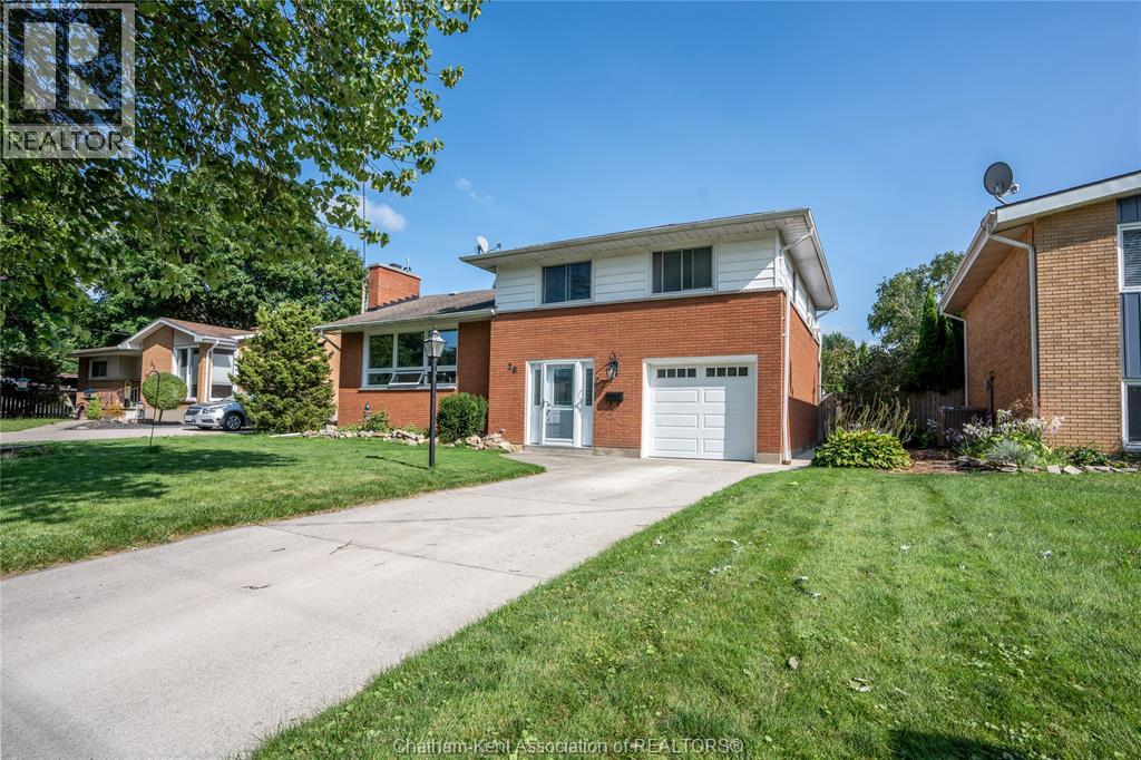 28 Jasper Ave, Chatham, ON N7M 4B8