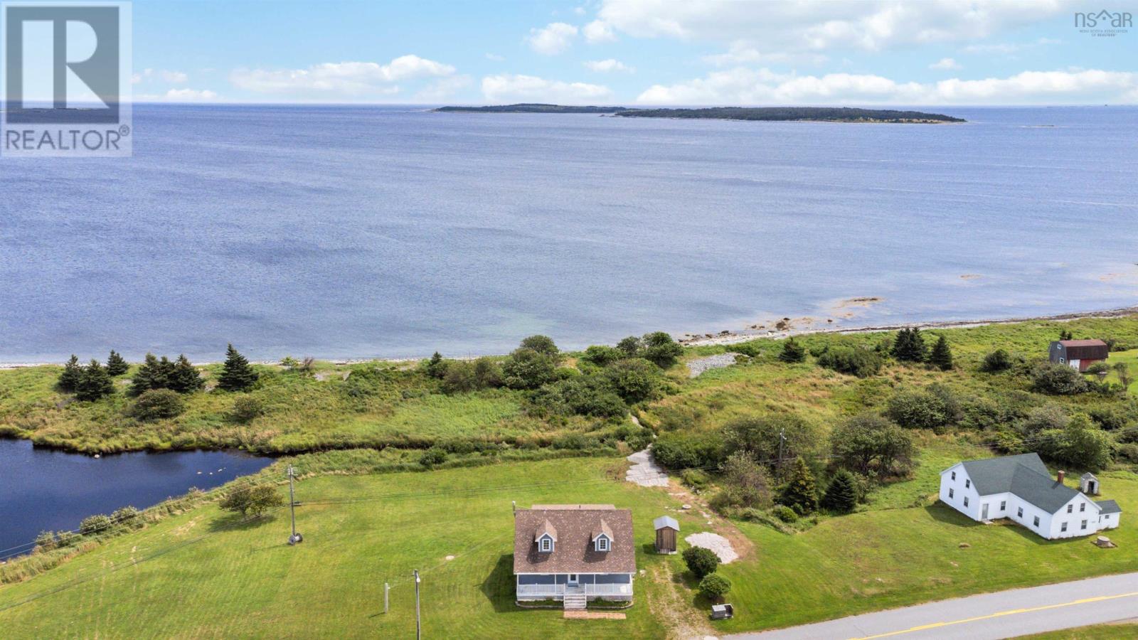 5157 Shore Rd, Shelburne, NS B0T 1W0