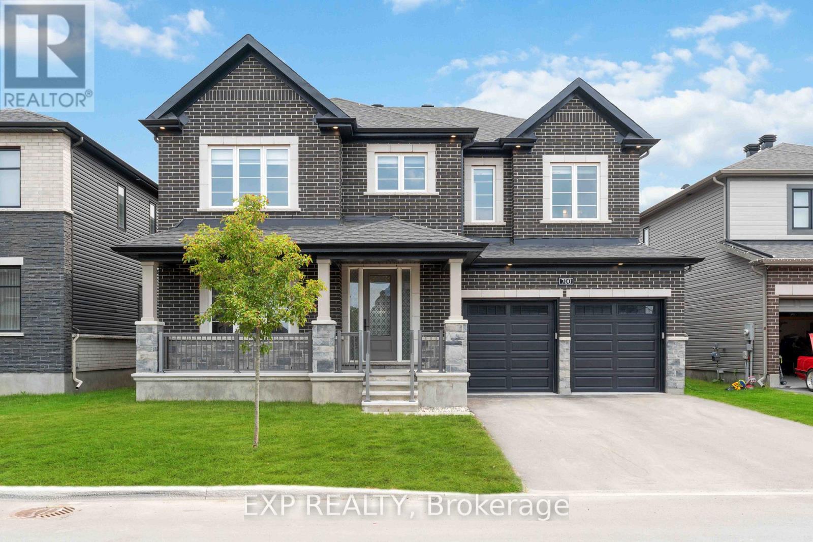 700 Coast Cir, Ottawa, ON K4M 0N2