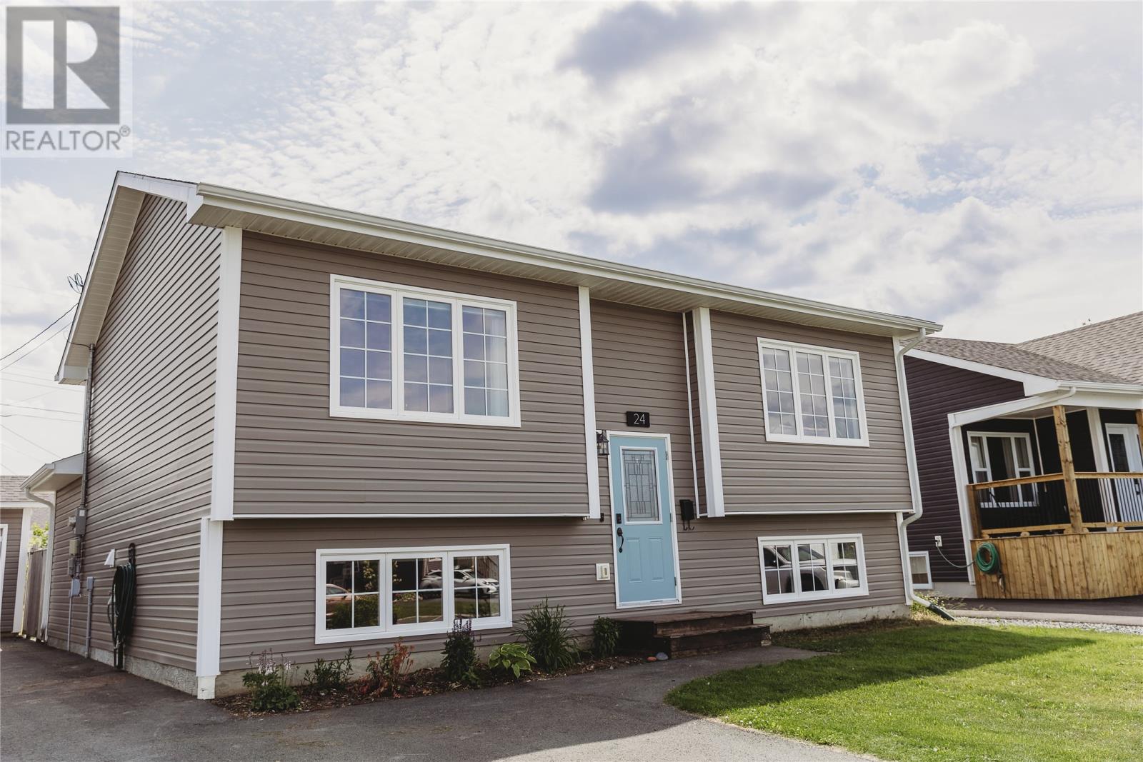 24 Bannock St, Gander, NL A1V 0G6