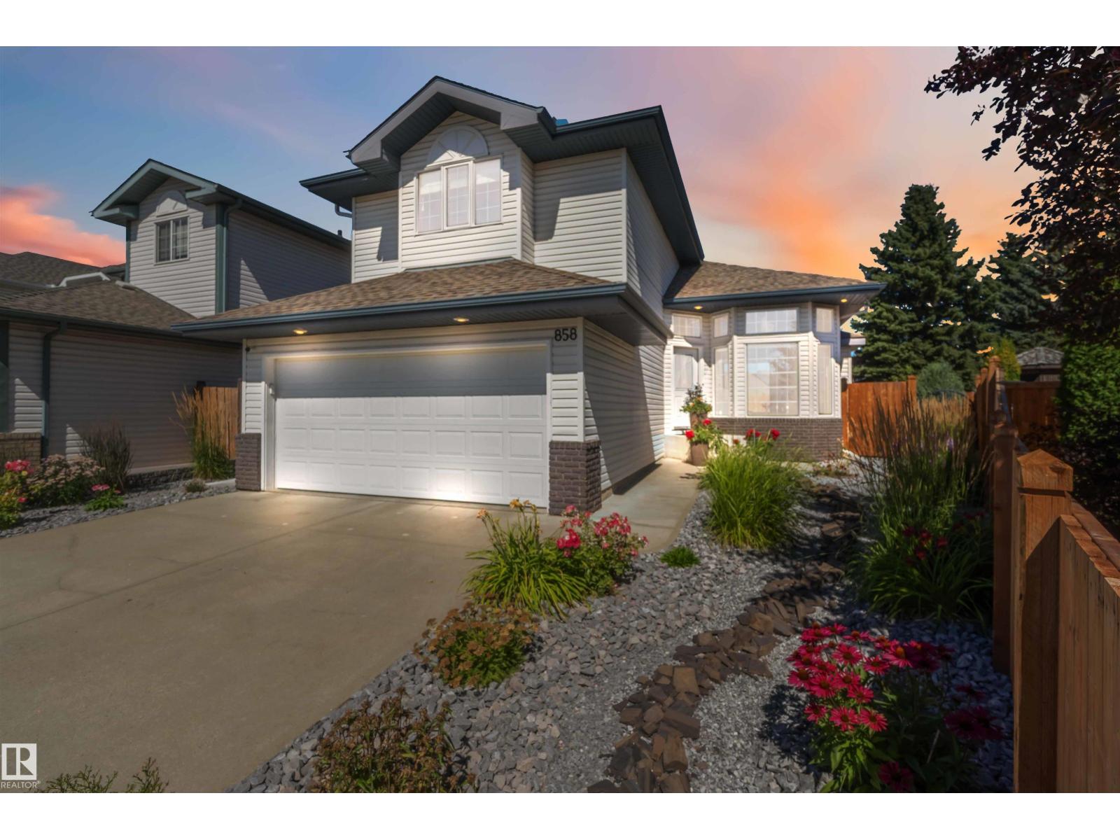 858 Ryan Pl NW, Edmonton, AB T6R 2N1