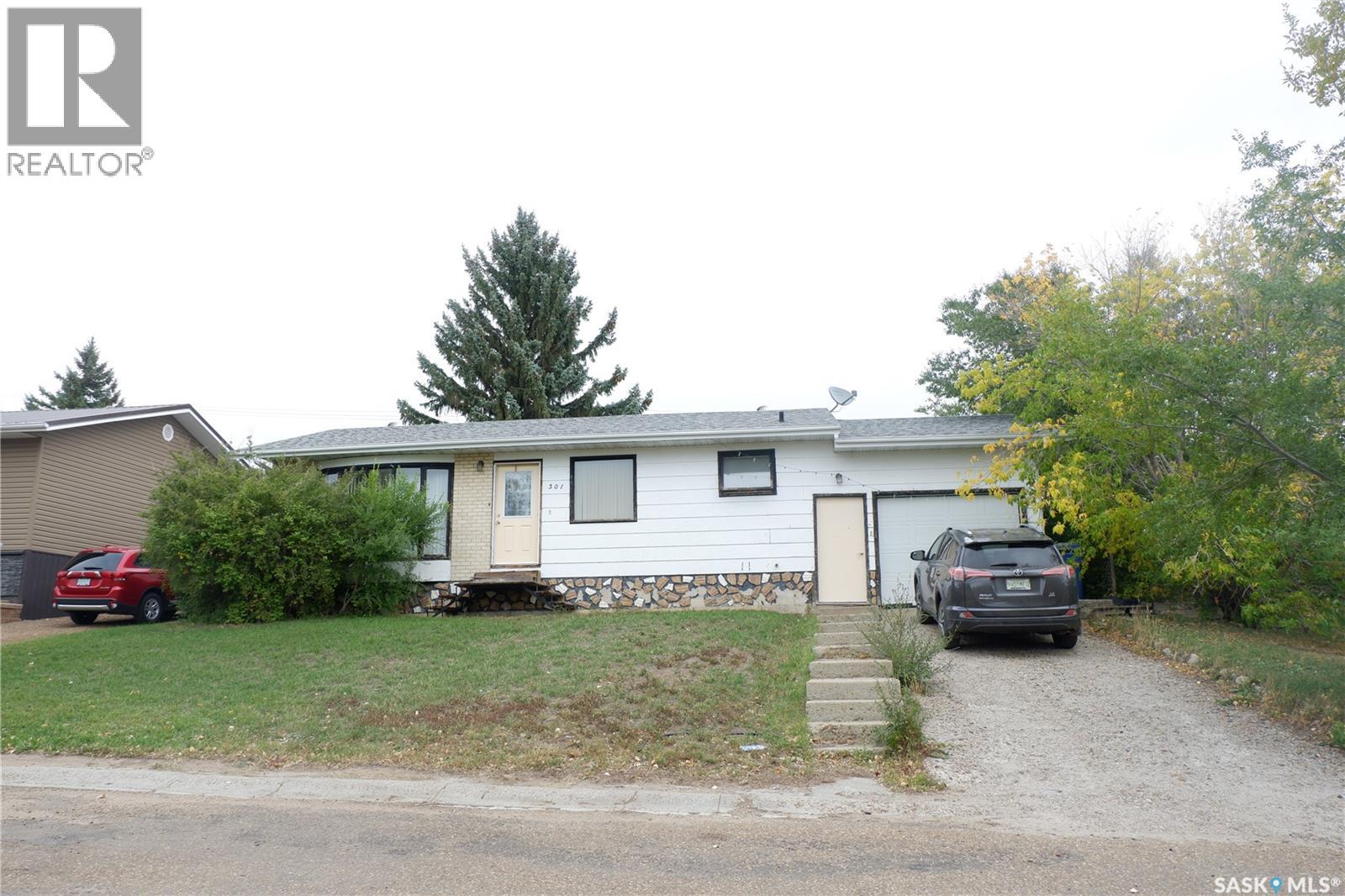 301 2 Avenue South, Rockglen, SK S0H 3R0