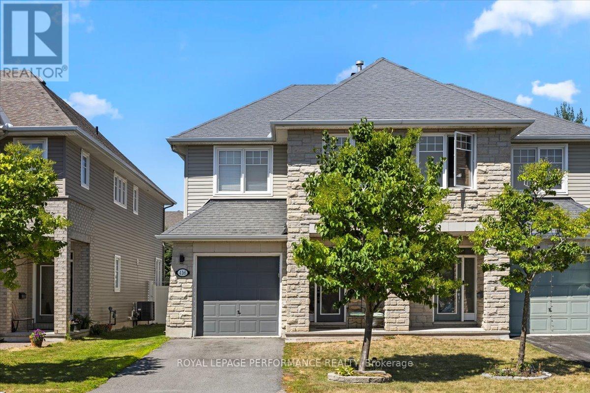416 Rochefort Cir, Ottawa, ON K4A 0M8