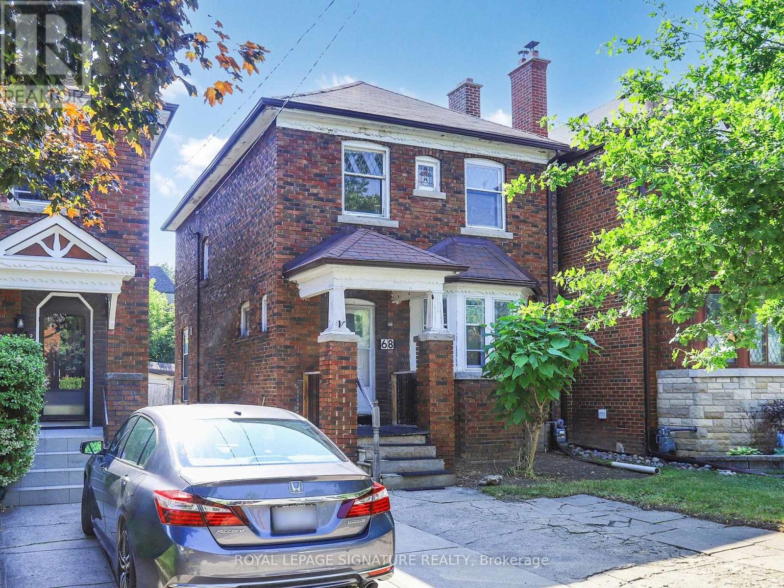 68 Castlewood Rd, Toronto, ON M5N 2L2