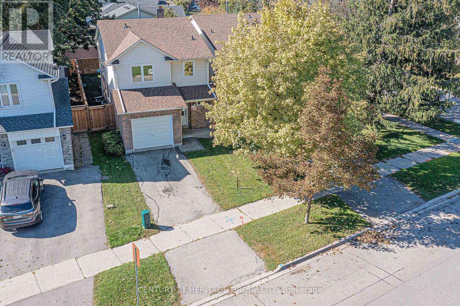 134 Walton Dr, Aurora, ON L4G 3K4