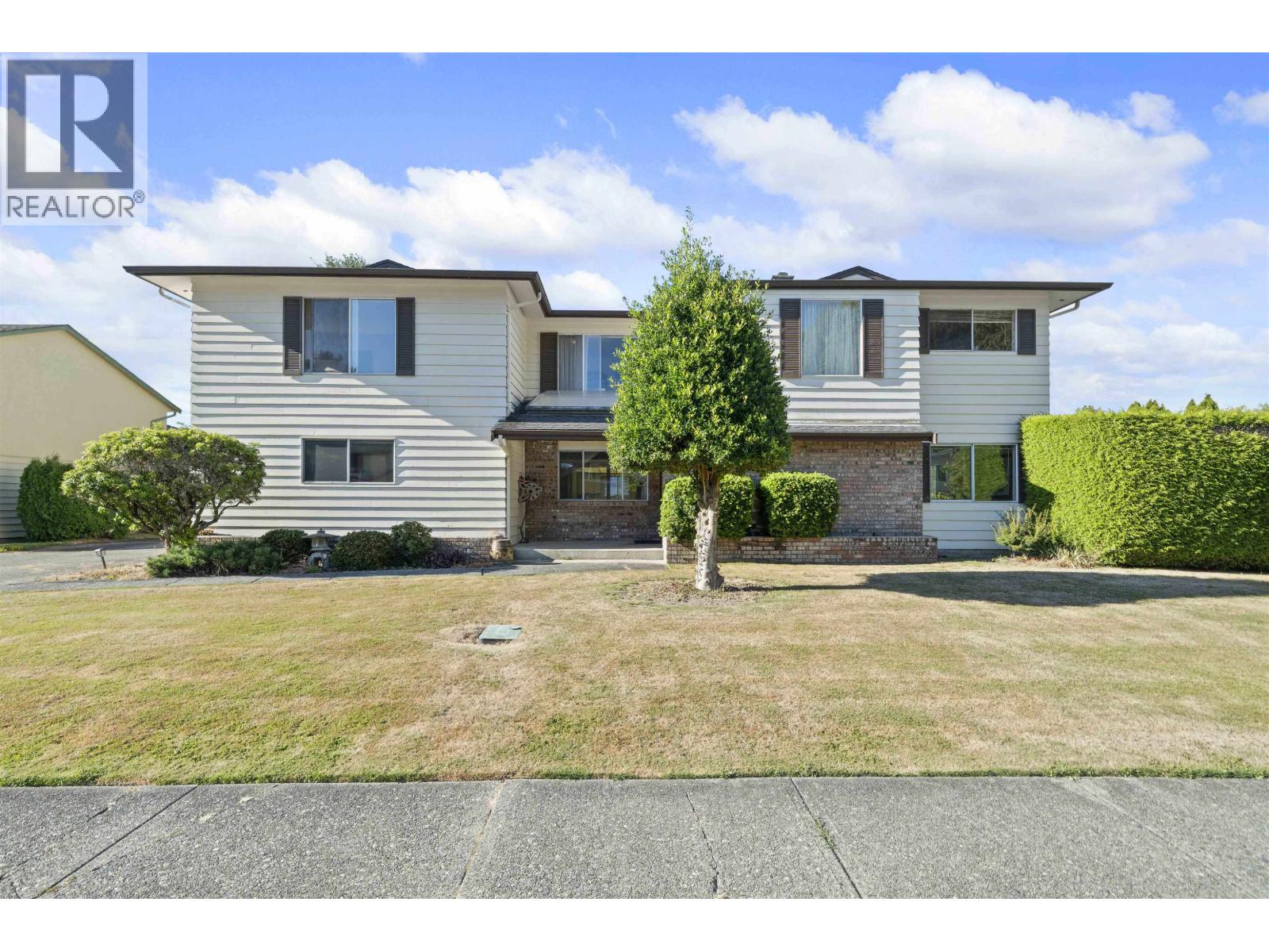 8431 Rosebank Cres, Richmond, BC V7A 2K8