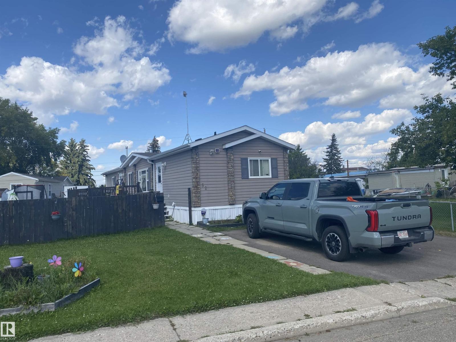 4204 47 Street #52, Wetaskiwin, AB T9A 2H5