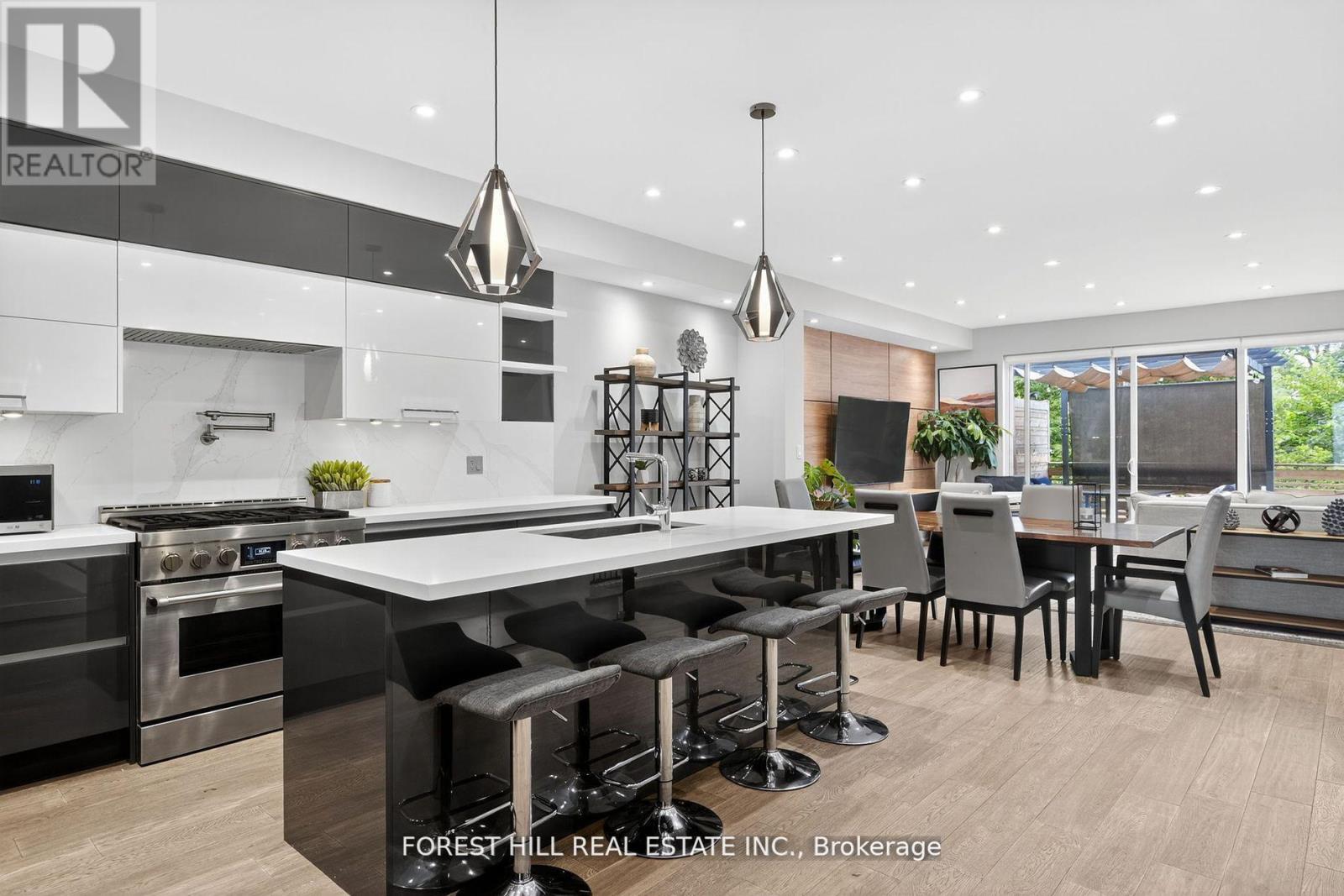 272 Beta St #a, Toronto, ON M8W 4J1