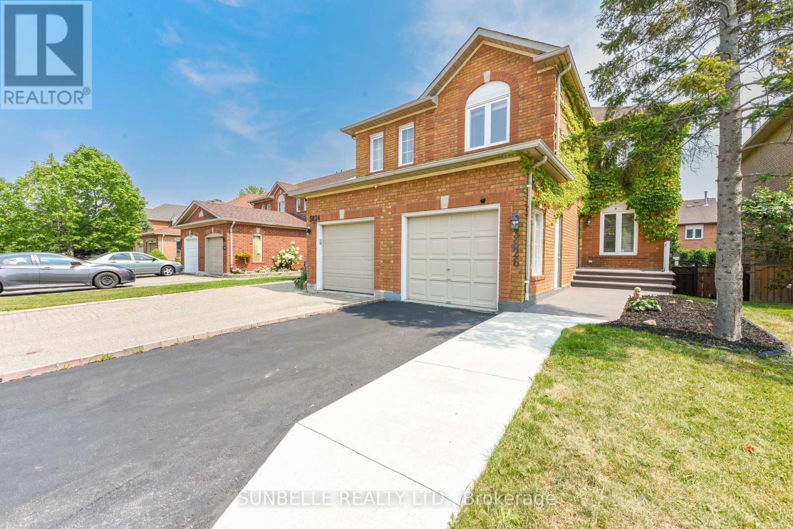 3826 Allcroft Rd, Mississauga, ON L5N 6V6