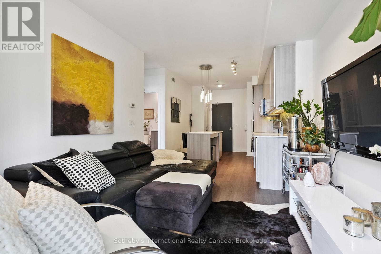 903 105 George St, Toronto, ON M5A 0L4
