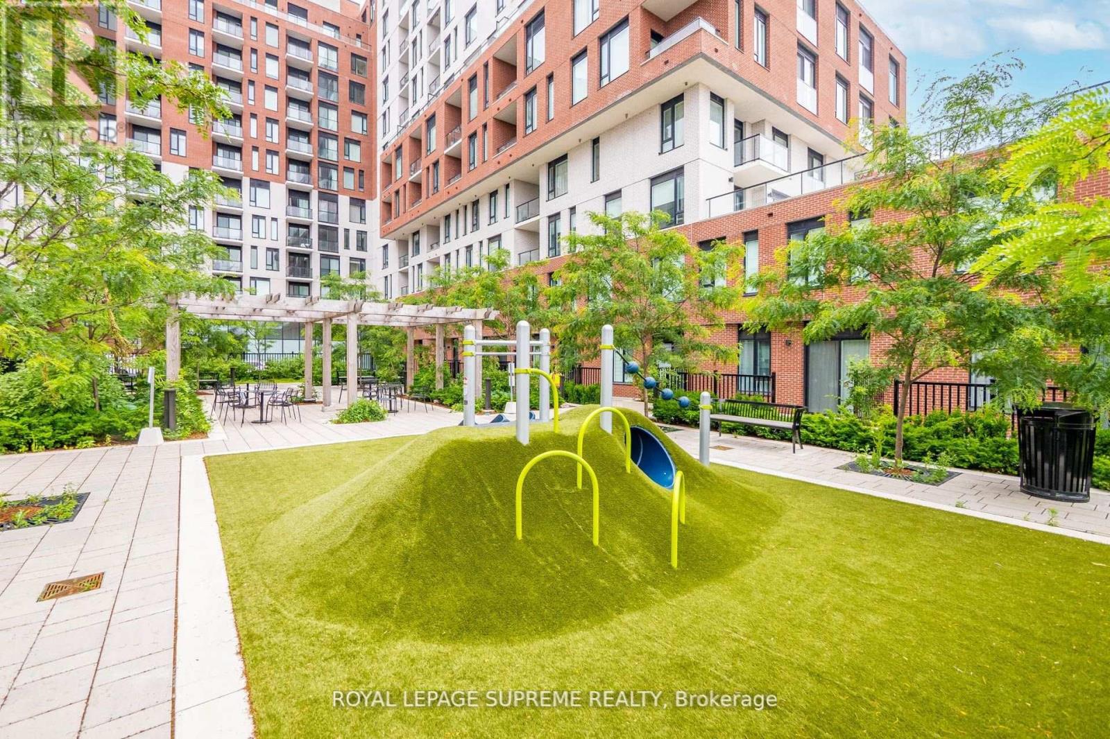 925 3100 Keele St, Toronto Downsview-roding-cfb, ON M3M 0E1