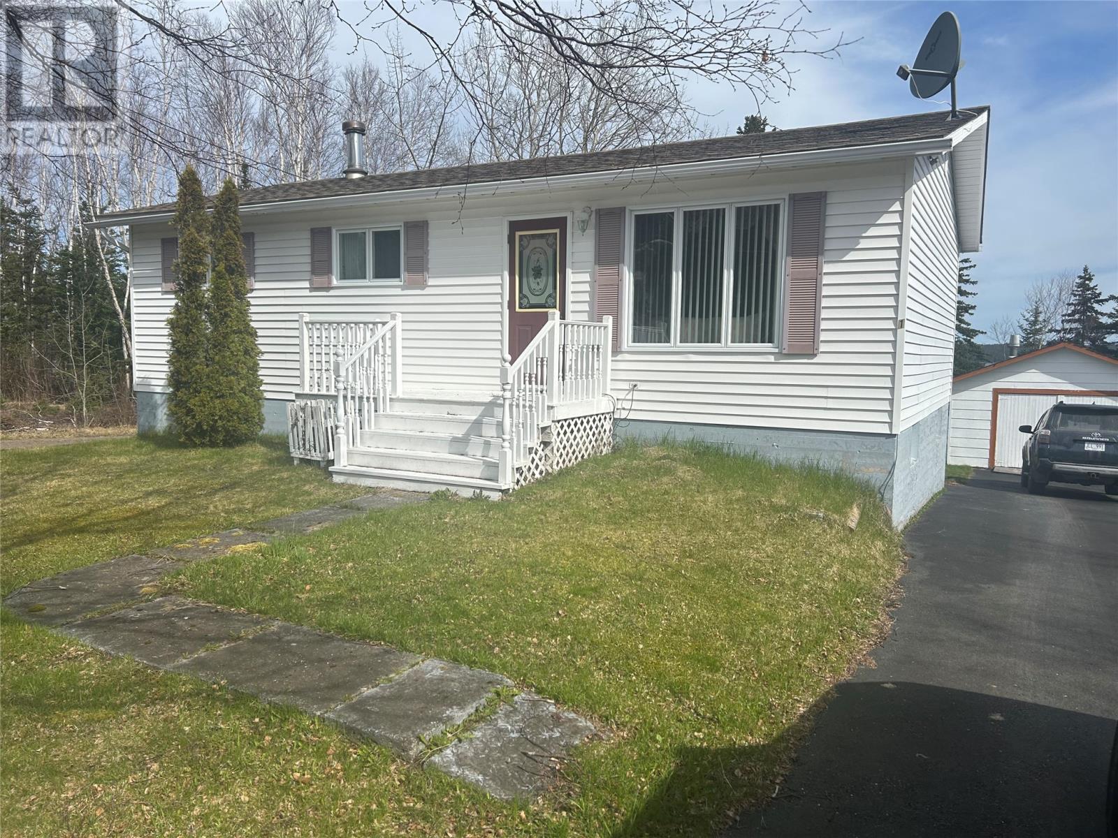 1 Main Rd, Browns Arm, NL A0G 3A0