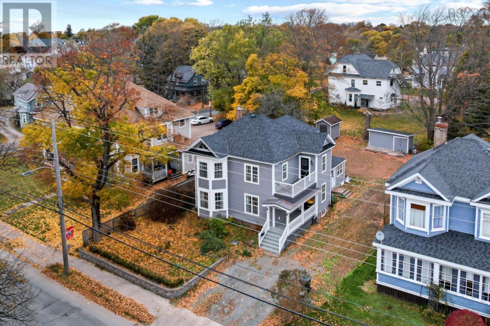124 Church St, Amherst, NS B4H 3B8